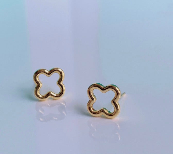 K18YG クローバー ピアス スタッドピアス 四ツ葉 四つ葉 イエローゴールド 18金 18K YG