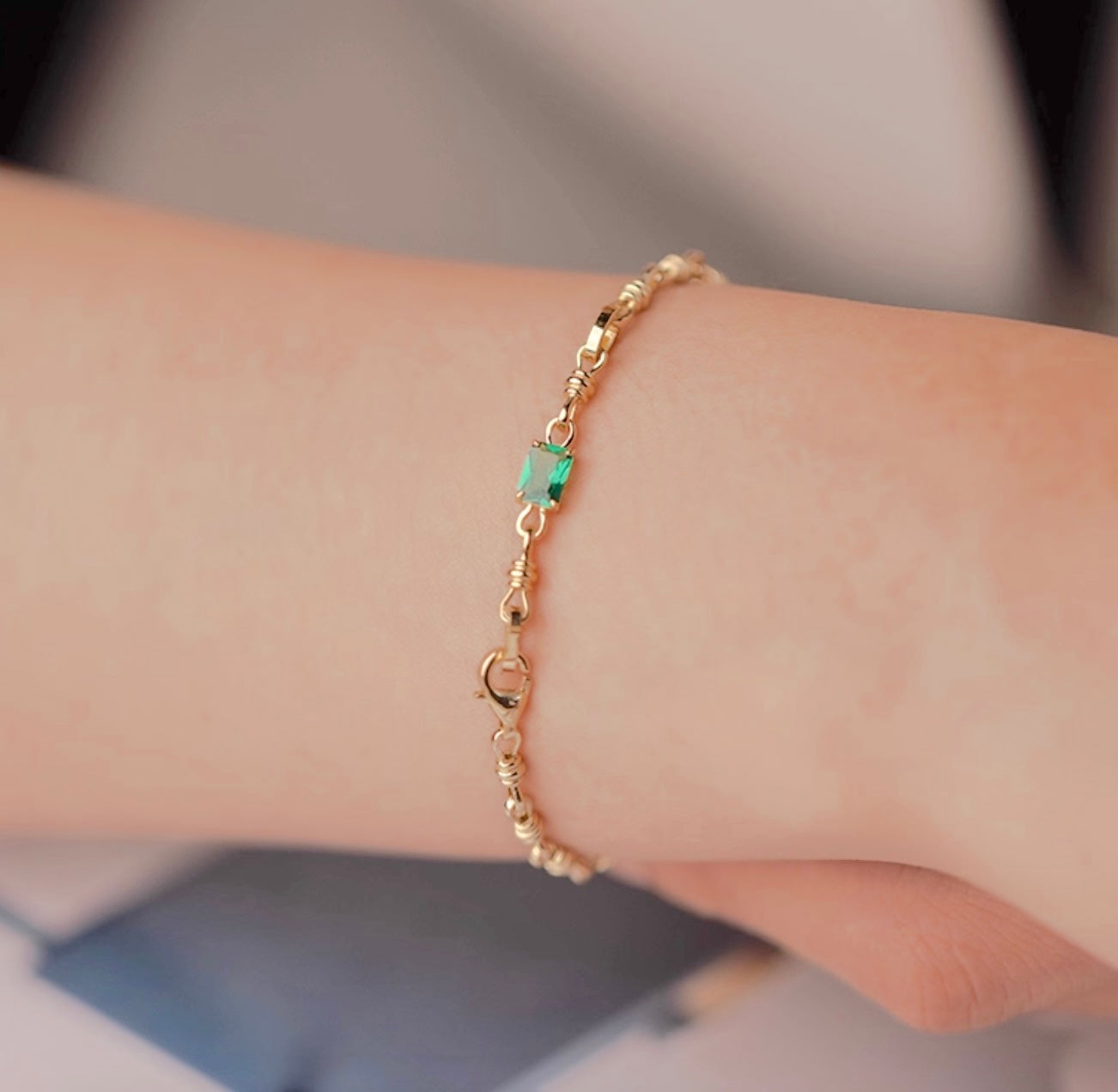 K18YG 合成エメラルド ひきわ ヒキワ 引き輪 チェーンパーツ バチカン 繋ぎ チャーム ネックレスチャーム YG イエローゴールド 18金 18K