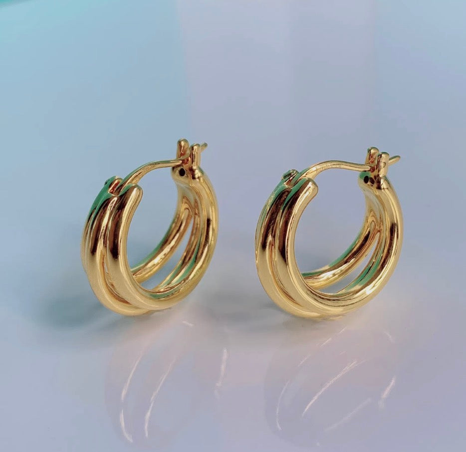 K18YG 3連 リングピアス 中空 フープピアス 猫爪 18k イエローゴールド 耳たぶに優しいイタリアンジュエリー