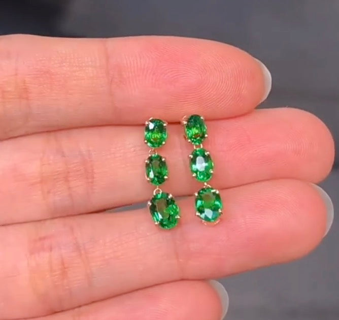 K18YG ツァボライト 2.5ct スタッドピアス 3連 3石 揺れる グリーンガーネット 18K 18金 イエローゴールド 楕円形 オーバル ドロップピアス