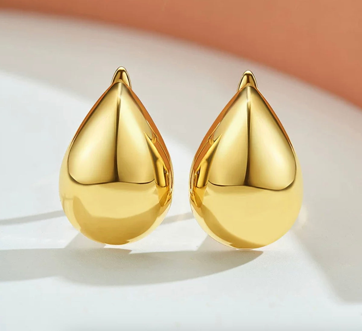 K18YG クリップピアス ティアドロップ 雫 18k イエローゴールド 大ぶり ぷっくり ボリューム