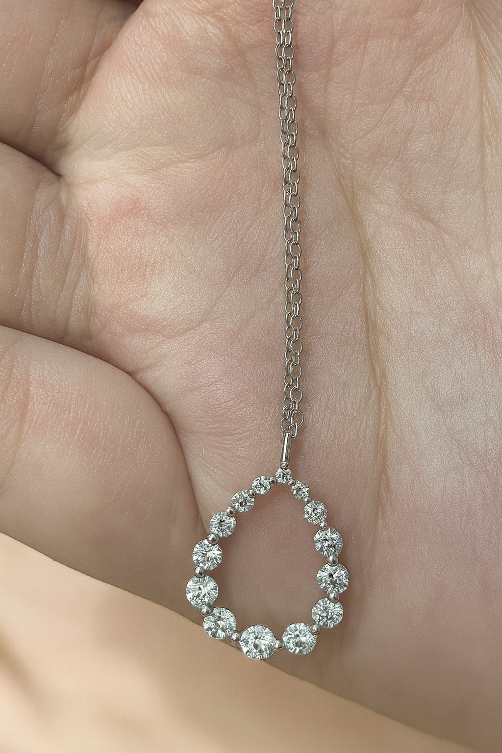 K18WG 天然ダイヤモンド 1ct ティアドロップ ピアス ホワイトゴールド 18K WG 18金 スタッドピアス 雫 涙