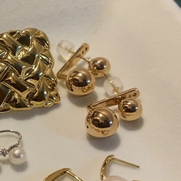K18YG イエローゴールド 18K ピアス スタッドピアス ラウンド 金球 球体 ダブル ツイン 双子 2way 中空 - Jewelry Hills Tokyo