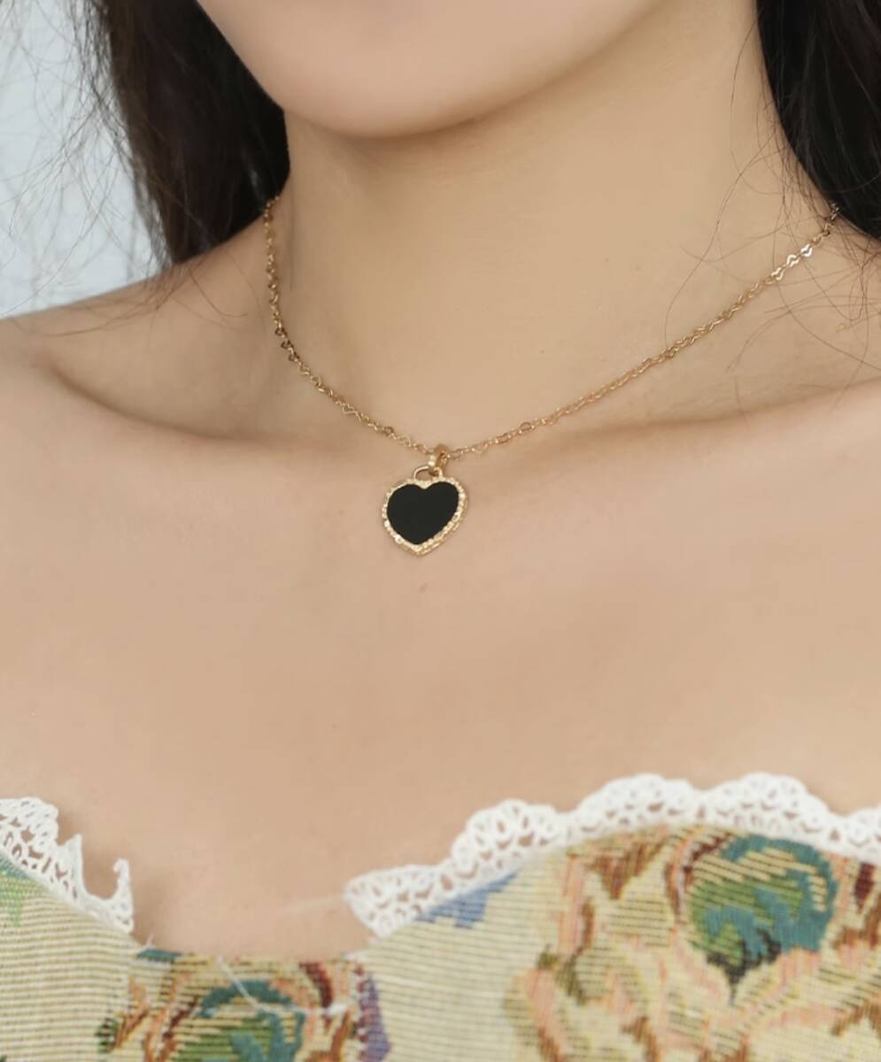 K18YG イエローゴールド ネックレス ペンダント ハート バチカン レッドカーネリアン / ブラックオニキス / 白蝶貝 18K ペンダントトップ ネックレスチャーム クラスプ赤 黒 白 - Jewelry Hills Tokyo