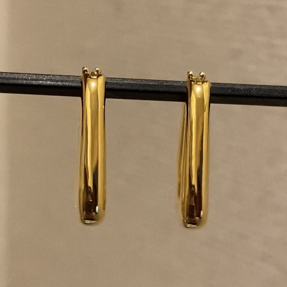 K18YG イエローゴールド 18K ピアス フープピアス リングピアス イタリアンジュエリー スクエア 大ぶり トライアングル 三角形 中空 - Jewelry Hills Tokyo