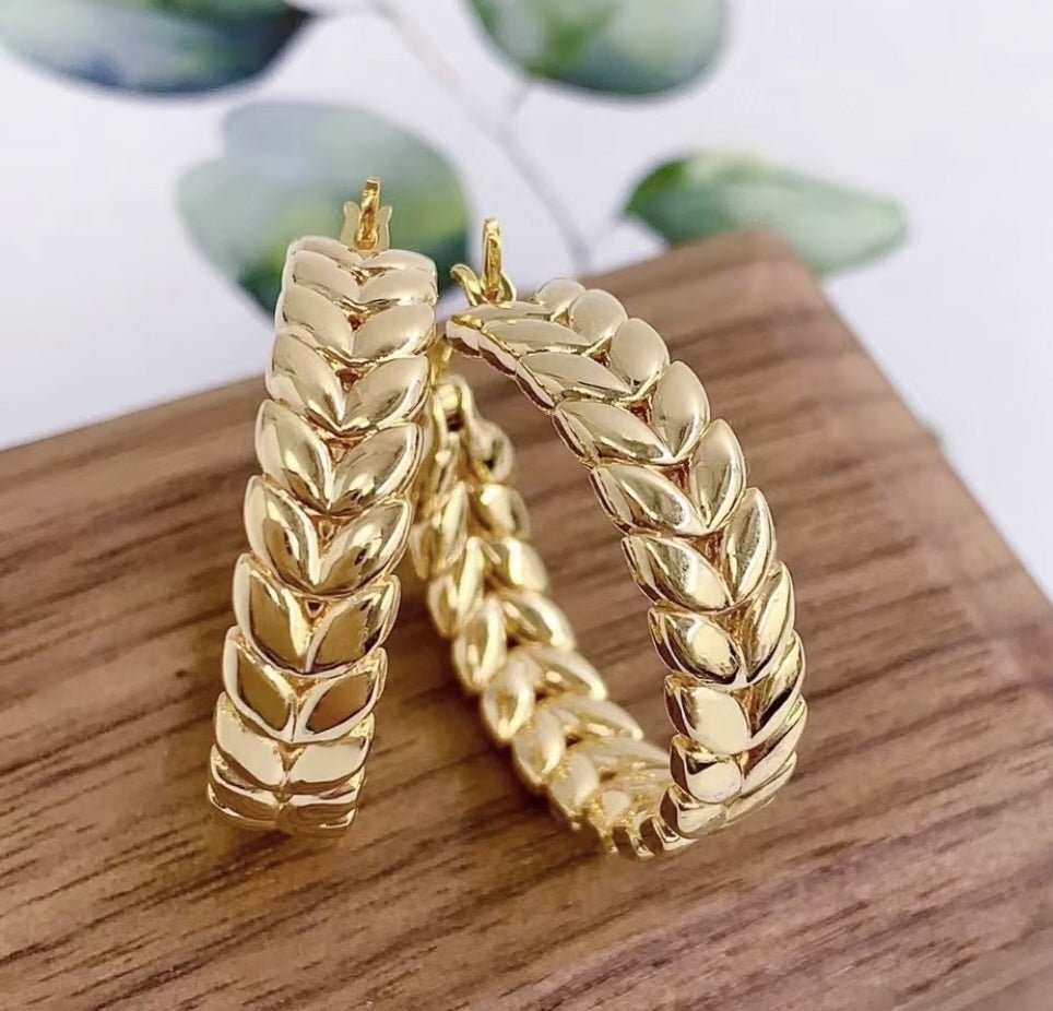 K18YG イエローゴールド 18K ピアス リングピアス フープピアス イタリアンジュエリー 中空 リーフ リーフモチーフ ラウンド 輪っか 円形 - Jewelry Hills Tokyo