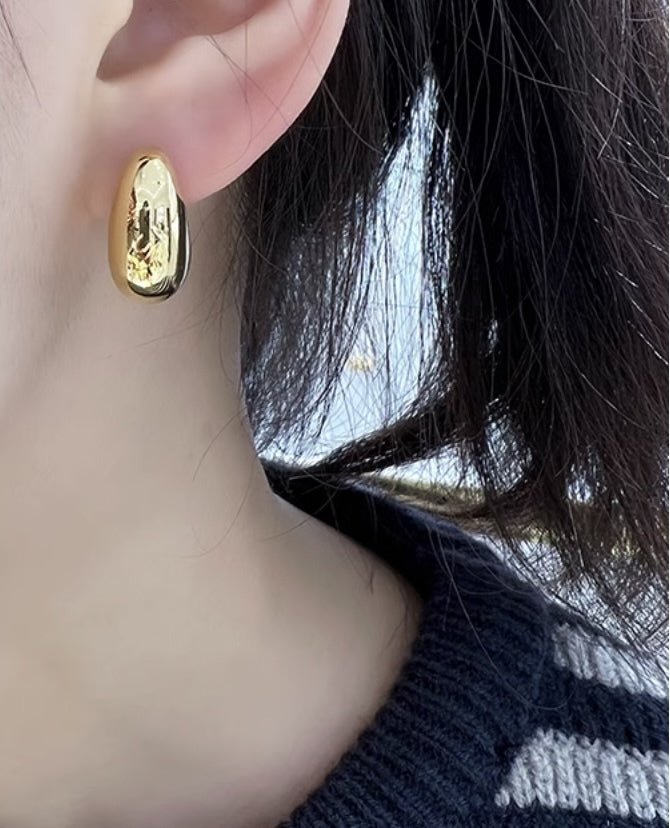 K18YG イエローゴールド 18K ピアス スタッドピアス 豆 シンプル 鏡面 中空 イタリアンジュエリー K18 日常使い C ゴールド 存在感 大きめ - Jewelry Hills Tokyo