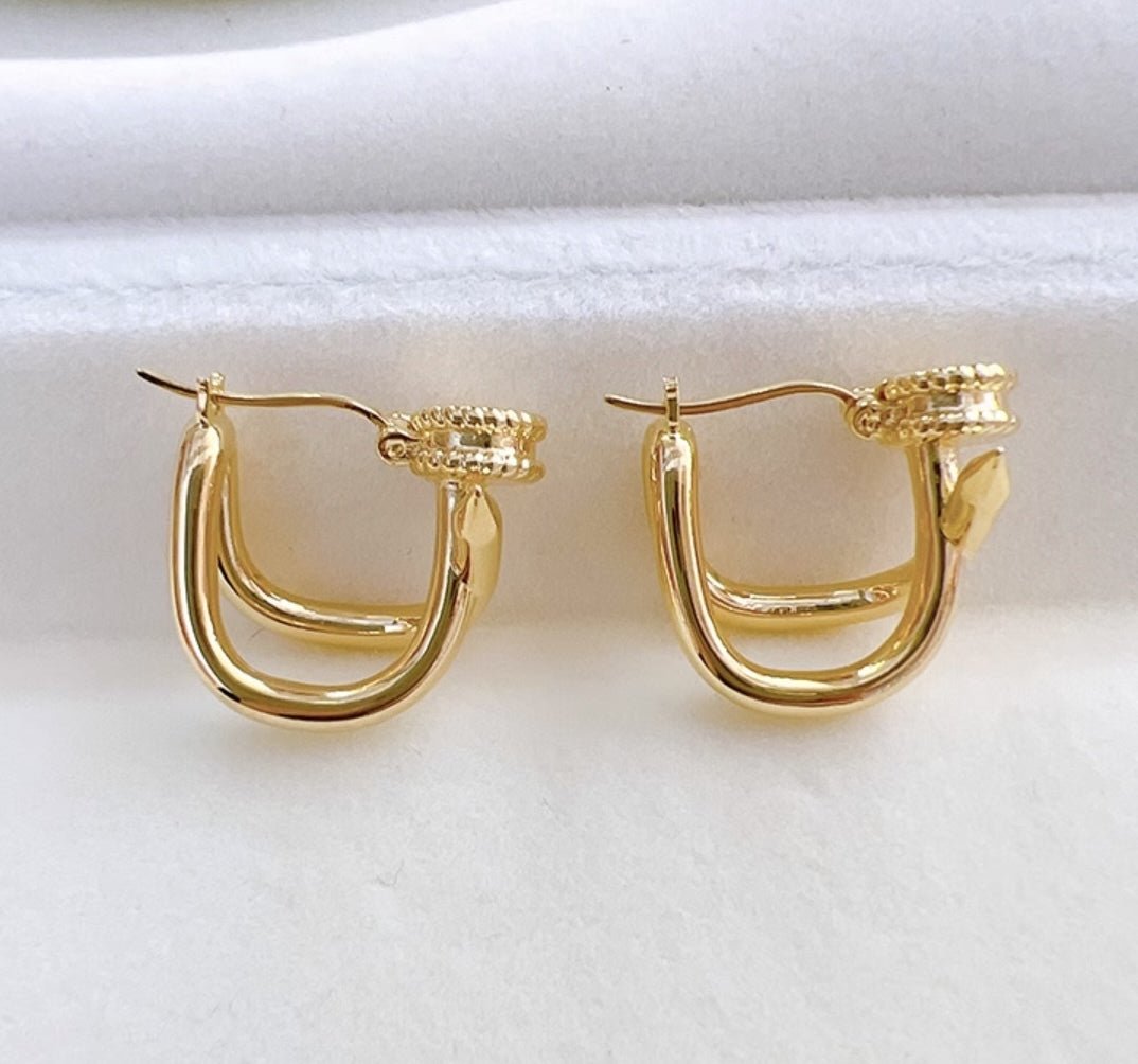 K18YG イエローゴールド 18K ピアス フープピアス リングピアス イタリアンジュエリー 輪っか 釘 釘モチーフ 中空 X - Jewelry Hills Tokyo