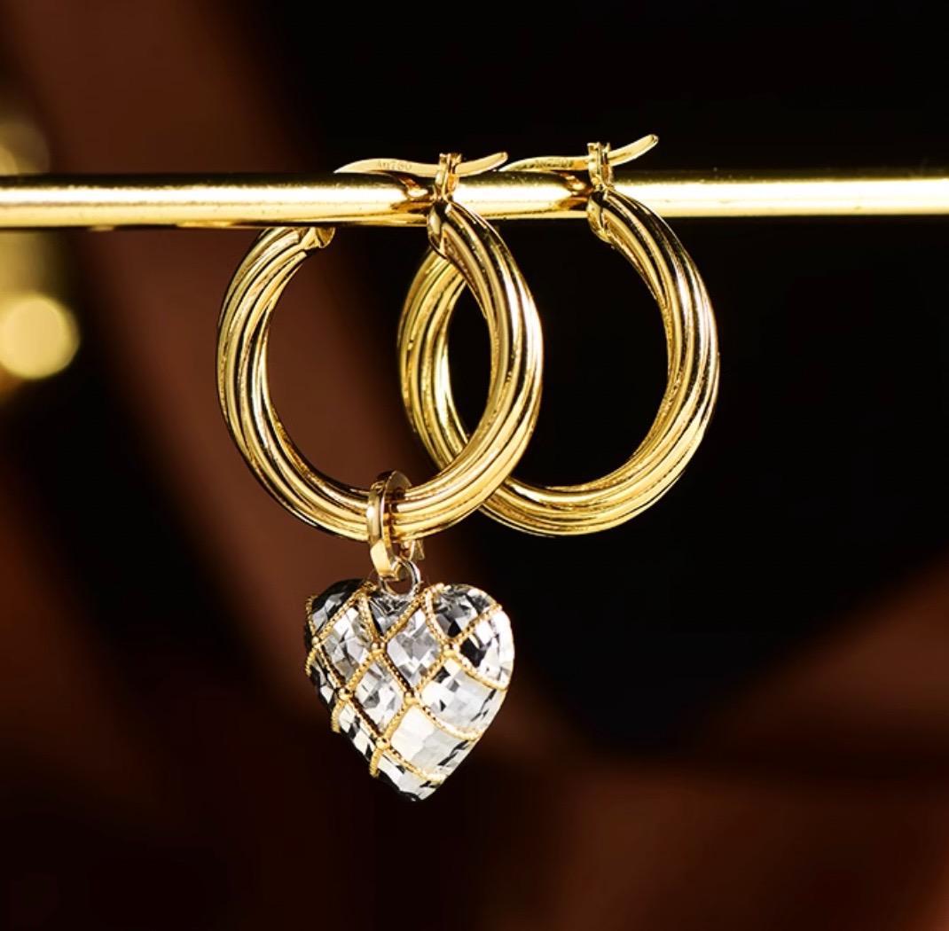 K18YG イエローゴールド フープピアス ピアス リングピアス 20mm 中空 ツイスト - Jewelry Hills Tokyo