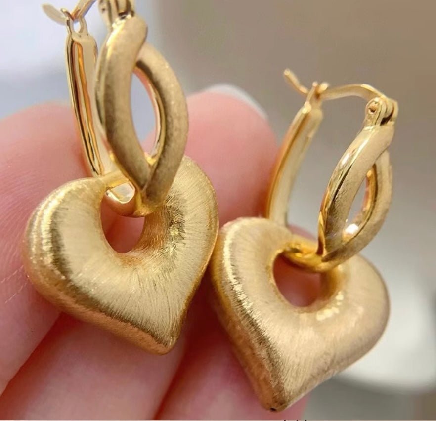 K18YG ハート 2way ピアス 18金 ヘアライン 艶消し フープピアス 中空ピアス イエローゴールド やすり加工 18K クリップピアス チャーム - Jewelry Hills Tokyo