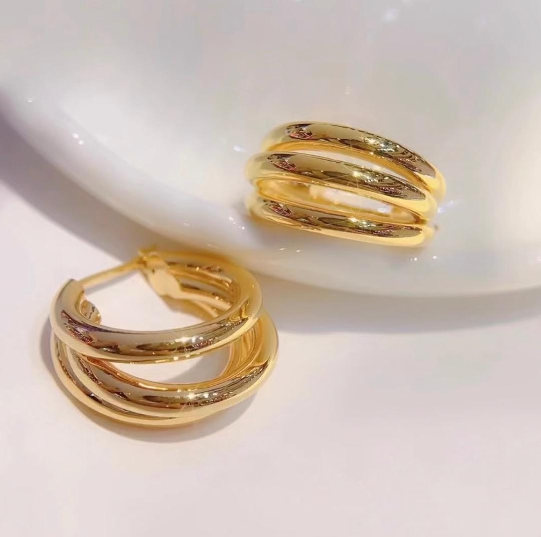 K18YG イエローゴールド フープピアス ピアス リングピアス 中空 3連 日常使い ツイスト トリプル - Jewelry Hills Tokyo