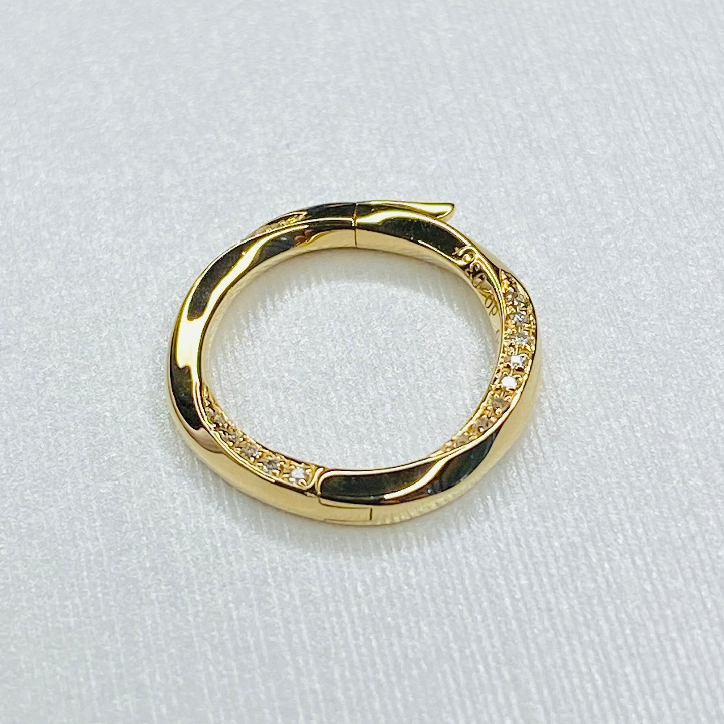 K18YG K18WG クリッカー クラスプ パーツ つなぎ ネックレスパーツ チェーンパーツ ブレスレットパーツ ダイヤモンド クラスプ 留め金具 バチカン チャーム ラウンド ロック付き ツイスト 18K 18金 イエローゴールド ホワイトゴールド - Jewelry Hills Tokyo