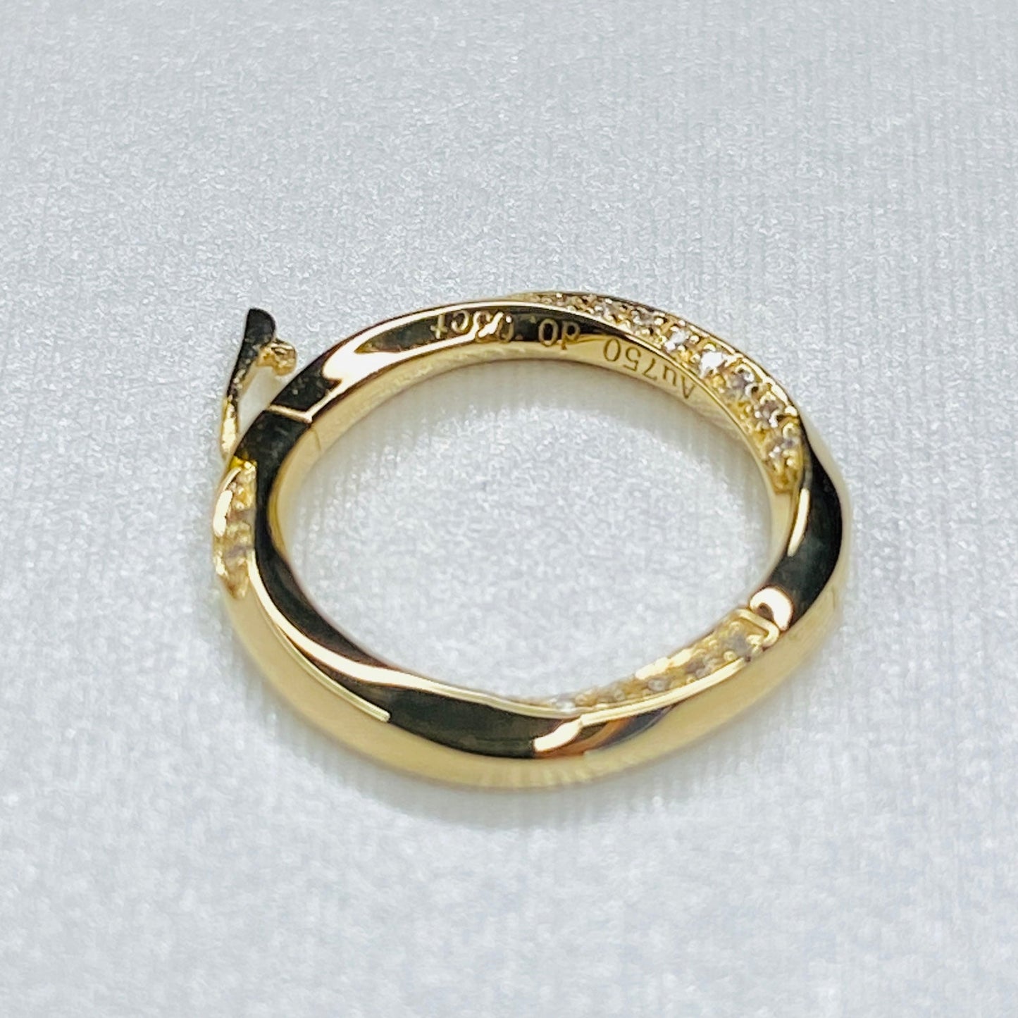 K18YG K18WG クリッカー クラスプ パーツ つなぎ ネックレスパーツ チェーンパーツ ブレスレットパーツ ダイヤモンド クラスプ 留め金具 バチカン チャーム ラウンド ロック付き ツイスト 18K 18金 イエローゴールド ホワイトゴールド - Jewelry Hills Tokyo