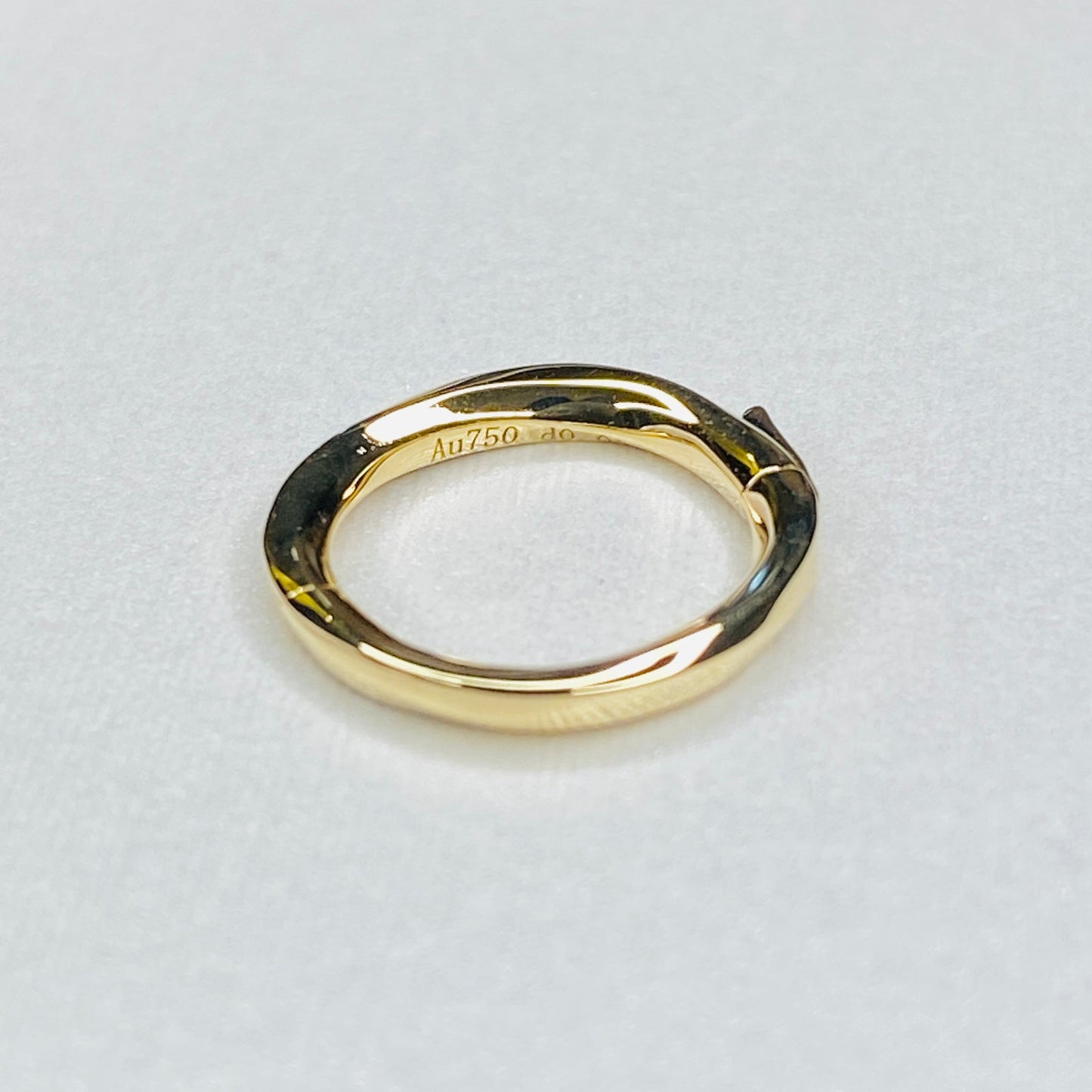 K18YG K18WG クリッカー クラスプ パーツ つなぎ ネックレスパーツ チェーンパーツ ブレスレットパーツ ダイヤモンド クラスプ 留め金具 バチカン チャーム ラウンド ロック付き ツイスト 18K 18金 イエローゴールド ホワイトゴールド - Jewelry Hills Tokyo
