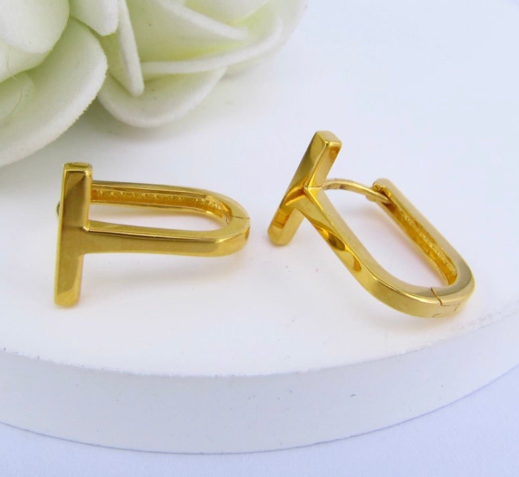 K18YG リングピアス T イエローゴールド 18K 18金 ピアス 中空ピアス フープピアス イエローゴールド シンプル T字 小ぶり シンプル - Jewelry Hills Tokyo