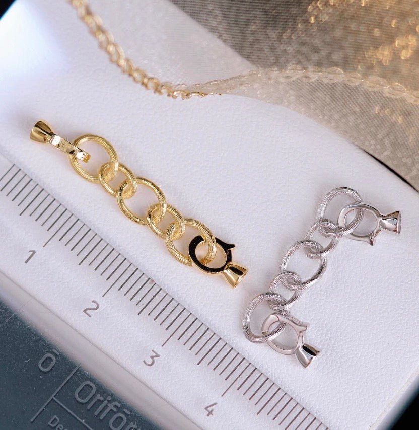 K18YG WG チャーム 留め金具 18金 ペンダント 留め具 アジャスター オーバル ツイスト チェーンパーツ コマ 18K 開口 輪っか 繋ぎ 艶消し クリッカー - Jewelry Hills Tokyo