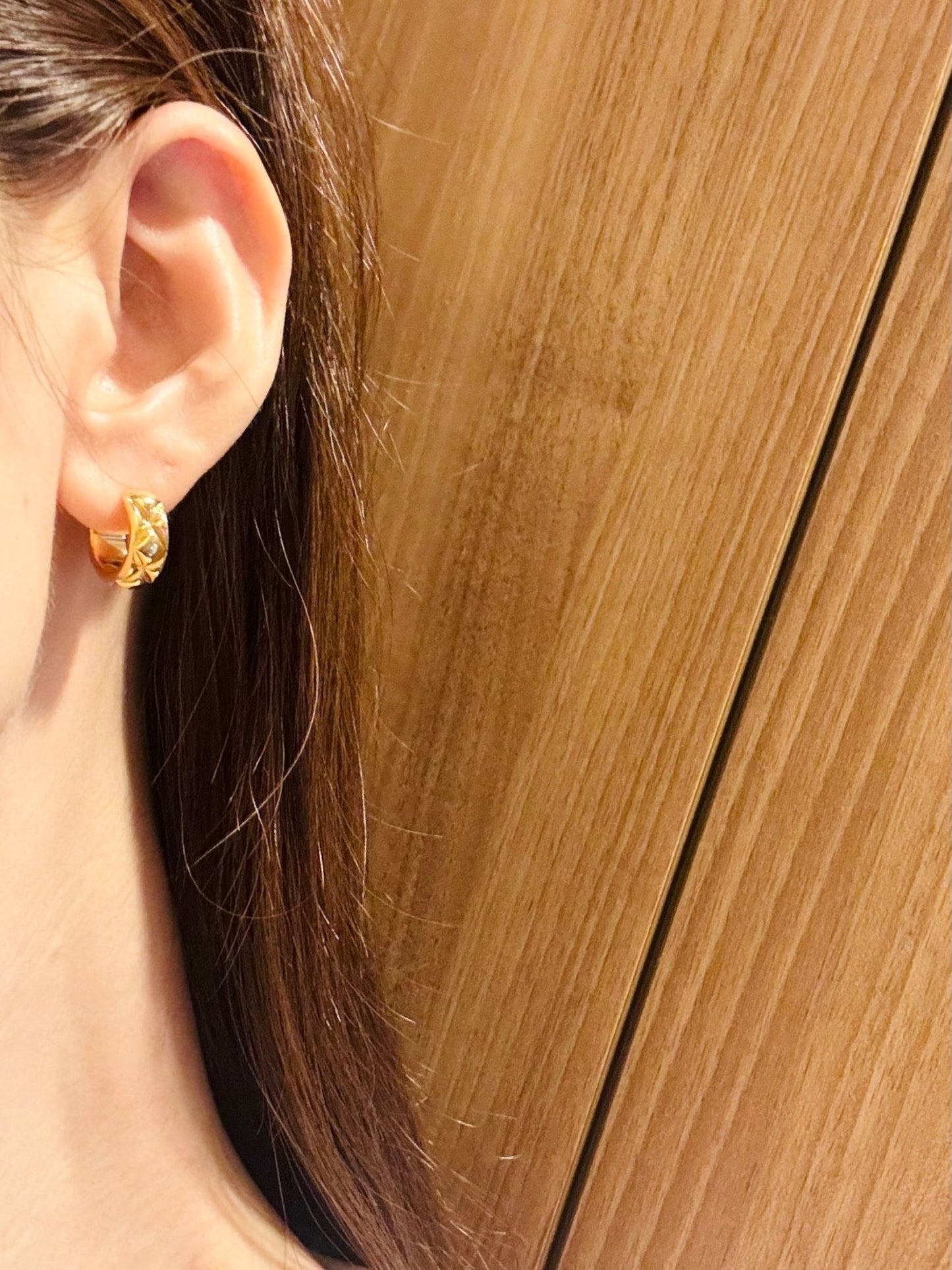K18YG WG フープピアス 中空ピアス リングピアス イエローゴールド ホワイトゴールド 18金 18K YG 模様 柄 X イタリアンジュエリー - Jewelry Hills Tokyo