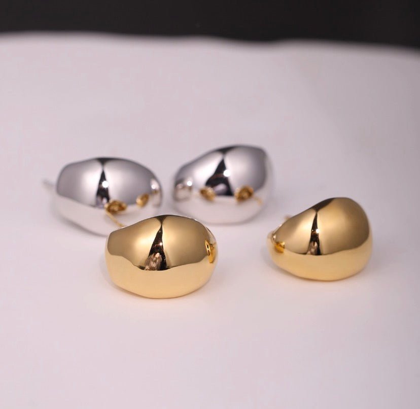 K18YG WG 豆 ビーンズ バロック スタッドピアス 鏡面 イエローゴールド ホワイトゴールド 18K 18金 ピアス 中空ピアス ぽってり ぷっくり - Jewelry Hills Tokyo