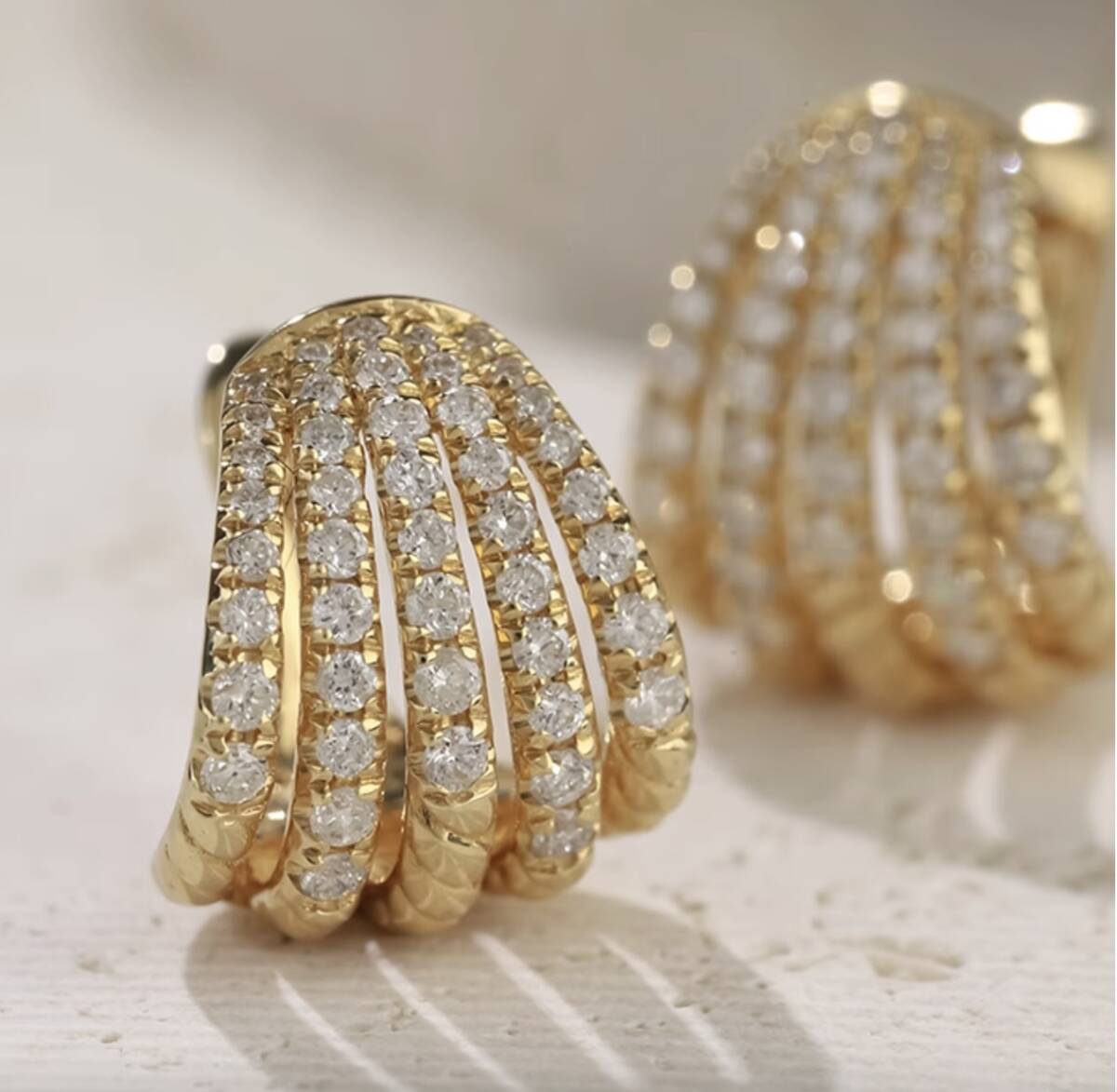 K18YG WG PG ピアス ダイヤモンド リングピアス フープピアス 扇型 シェル ストライプ ダイヤ イエローゴールド YG 18K ぷっくり ティアドロップ ハイエンド - Jewelry Hills Tokyo