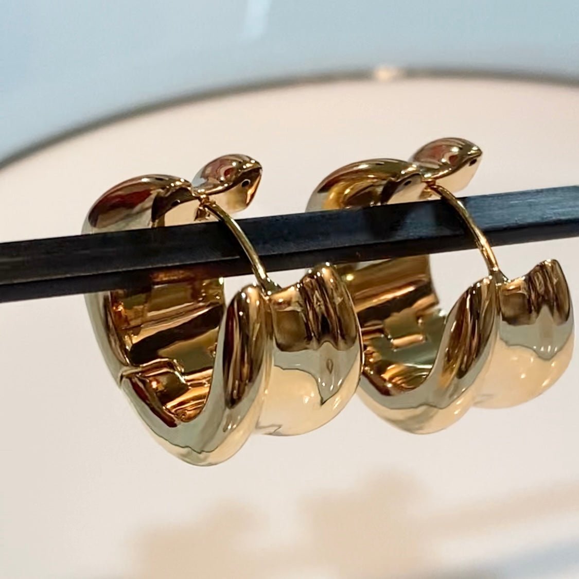 K18YG ピアス フープピアス リングピアス イエローゴールド YG 中空 18K 丸 ラウンド イタリアンジュエリー 大ぶり ボリューム 中空ピアス - Jewelry Hills Tokyo