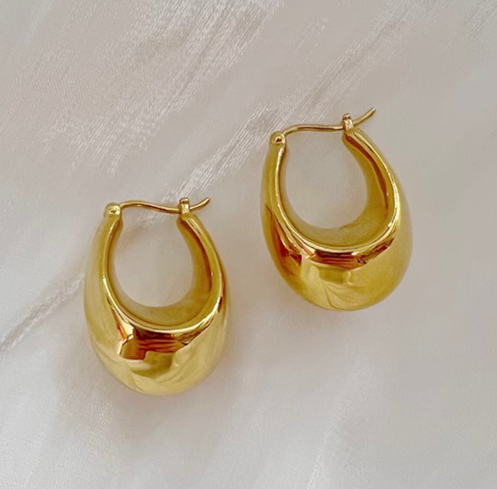 K18YG 中空ピアス ピアス フープピアス リングピアス オーバル YG 中空 K18 イエローゴールド 18K YG 大ぶり ボリューム ぷっくり 大きめ - Jewelry Hills Tokyo