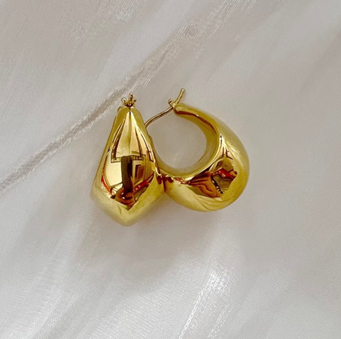 K18YG 中空ピアス ピアス フープピアス リングピアス オーバル YG 中空 K18 イエローゴールド 18K YG 大ぶり ボリューム ぷっくり 大きめ - Jewelry Hills Tokyo