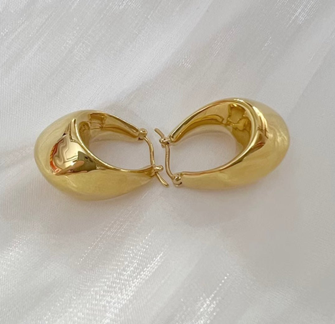 K18YG 中空ピアス ピアス フープピアス リングピアス オーバル YG 中空 K18 イエローゴールド 18K YG 大ぶり ボリューム ぷっくり 大きめ - Jewelry Hills Tokyo