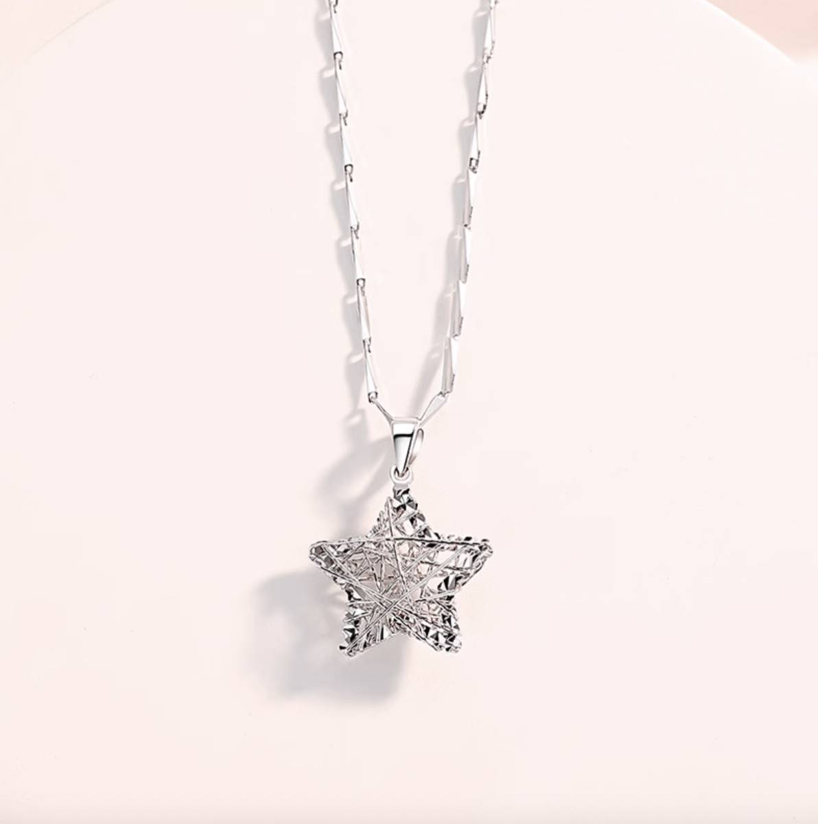 PT950 プラチナ ペンダントトップ ネックレスチャーム 星 星型 スター ワンポイント シンプル キラキラ ペンダント ネックレス - Jewelry Hills Tokyo