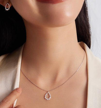 K18WG 天然ダイヤモンド ティアドロップ ペンダント ホワイトゴールド 18K WG 18金 ペンダントトップ ネックレスチャーム ネックレス 雫 涙