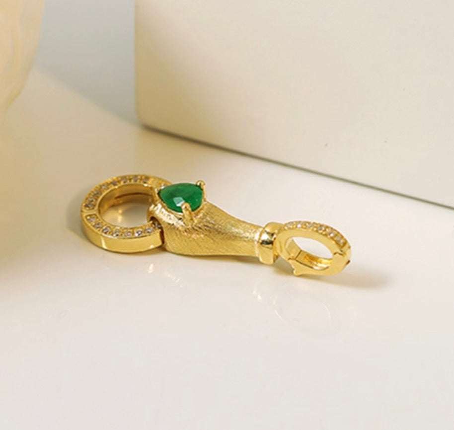 K18YG エメラルド ツァボライト チャーム マルチバチカン 18K イエローゴールド ヘアライン加工 やすり加工 マット加工 ドロップ型 ペンダント バチカン ダイヤモンド 大きめ 花彫