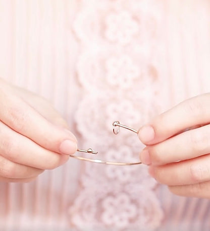 K18YG PG ワイヤーバングル 細め ブレスレット ワイヤー 弾力 18K 18金 YG イエローゴールド ピンクゴールド