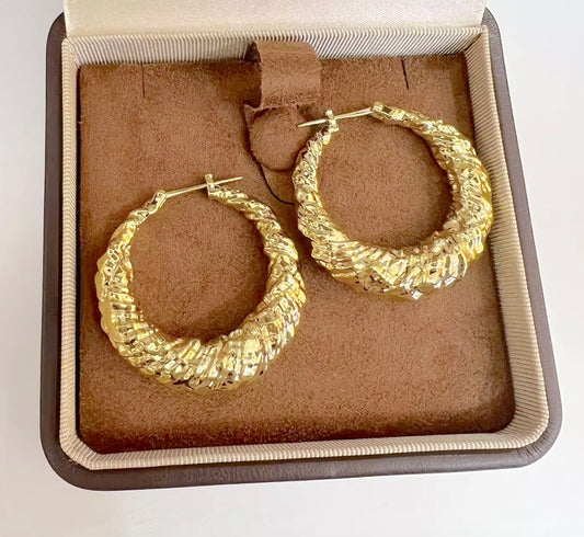 K18YG バロック リングピアス フープピアス 中空ピアス イエローゴールド 凸凹 模様 くしゃくしゃ 18K 18金 YG ピアス