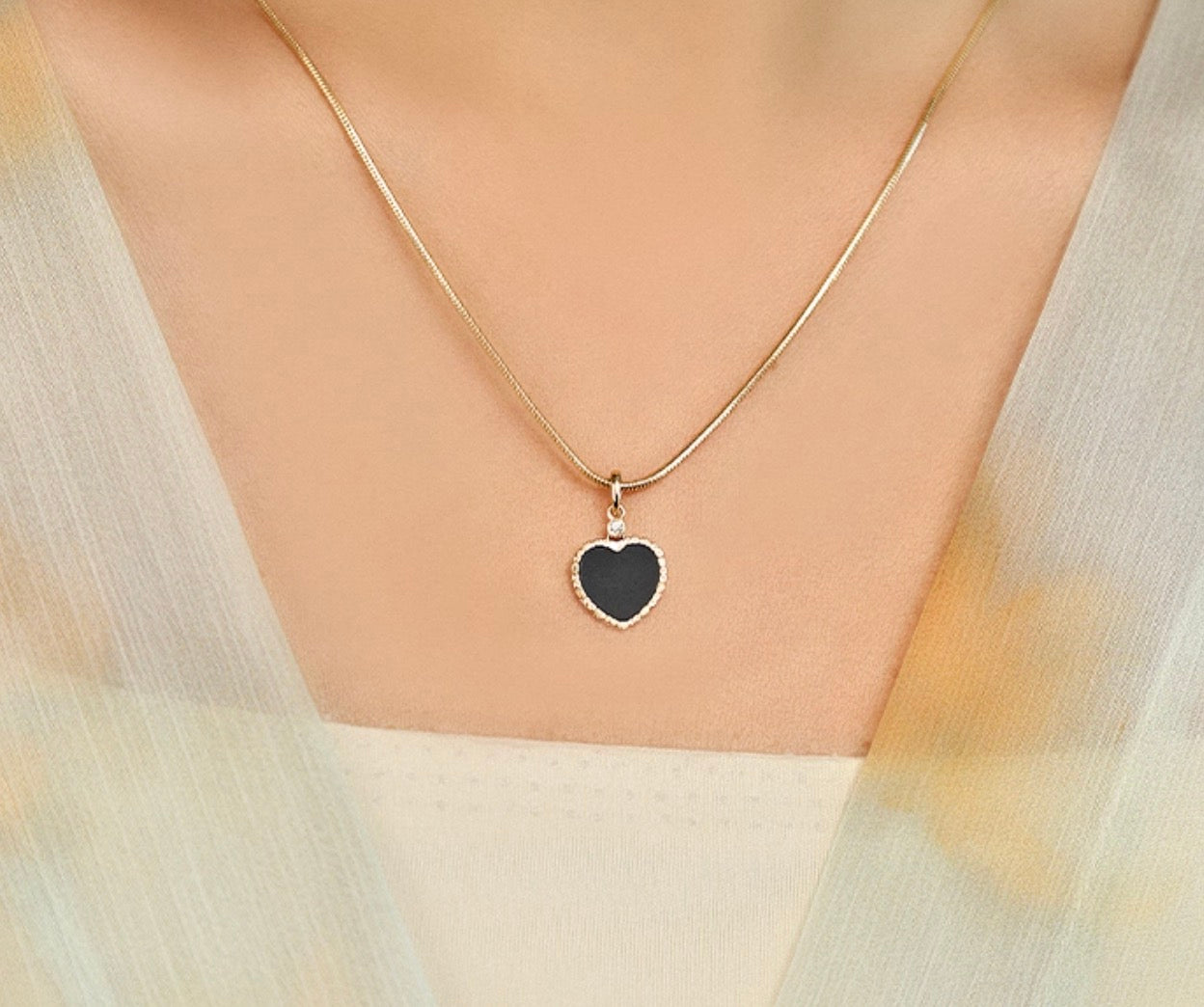 K18YG イエローゴール ド ハート ダイヤモンド ネックレス ペンダント バチカン レッドカーネリアン ブラックオニキス 白蝶貝 18K ペンダントトップ ネックレスチャーム 赤 黒 白