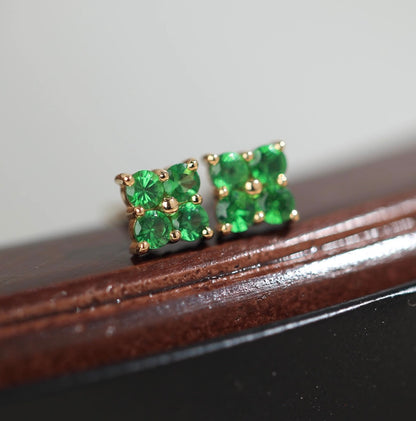 K18YG ピアス ツァボライト スタッドピアス クローバー 四つ葉 四ツ葉 花 グリーン 緑 イエローゴールド 18金 18K ミニ 小さい シンプル