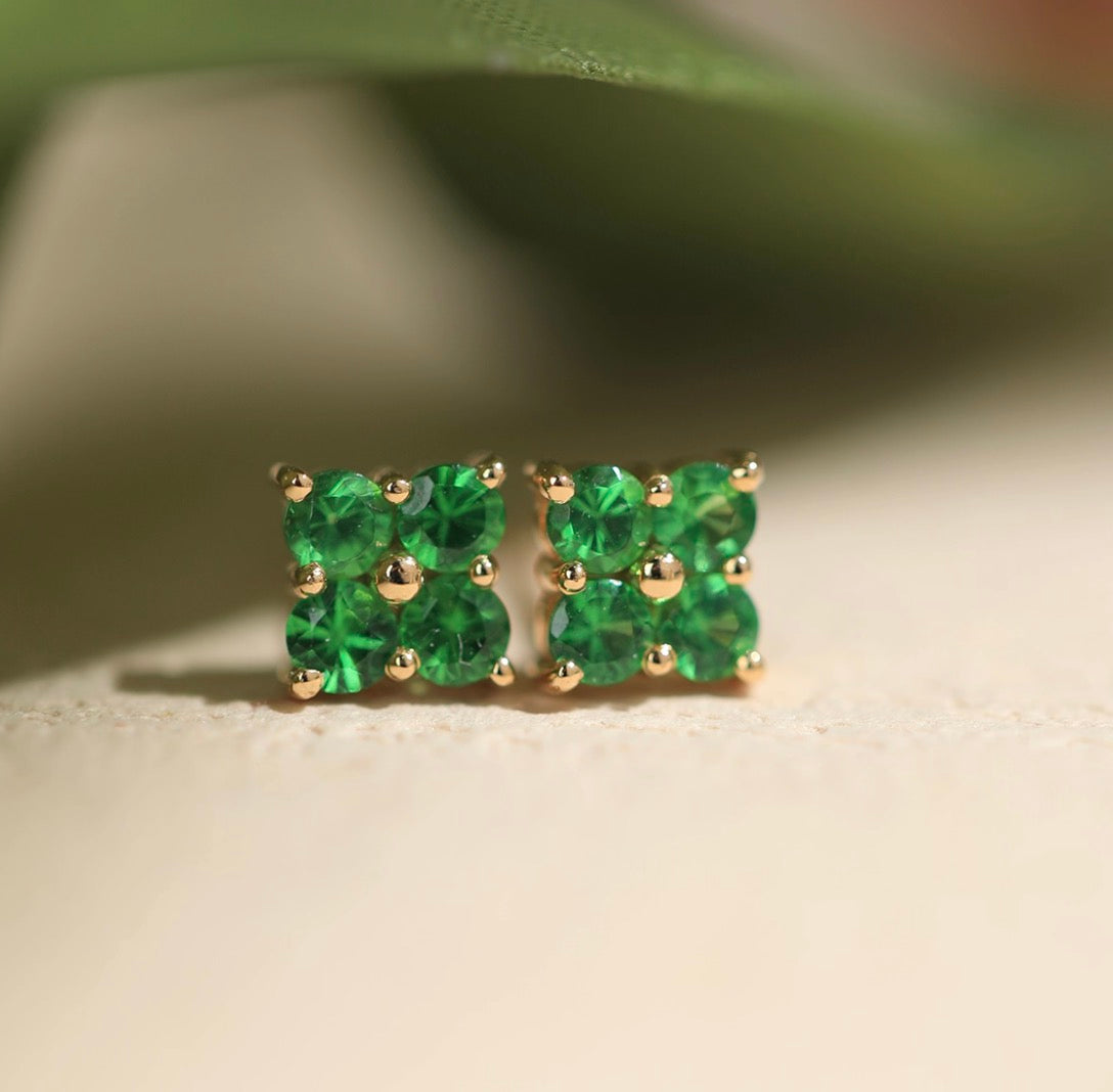 K18YG ピアス ツァボライト スタッドピアス クローバー 四つ葉 四ツ葉 花 グリーン 緑 イエローゴールド 18金 18K ミニ 小さい シンプル