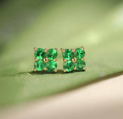 K18YG ピアス ツァボライト スタッドピアス クローバー 四つ葉 四ツ葉 花 グリーン 緑 イエローゴールド 18金 18K ミニ 小さい シンプル