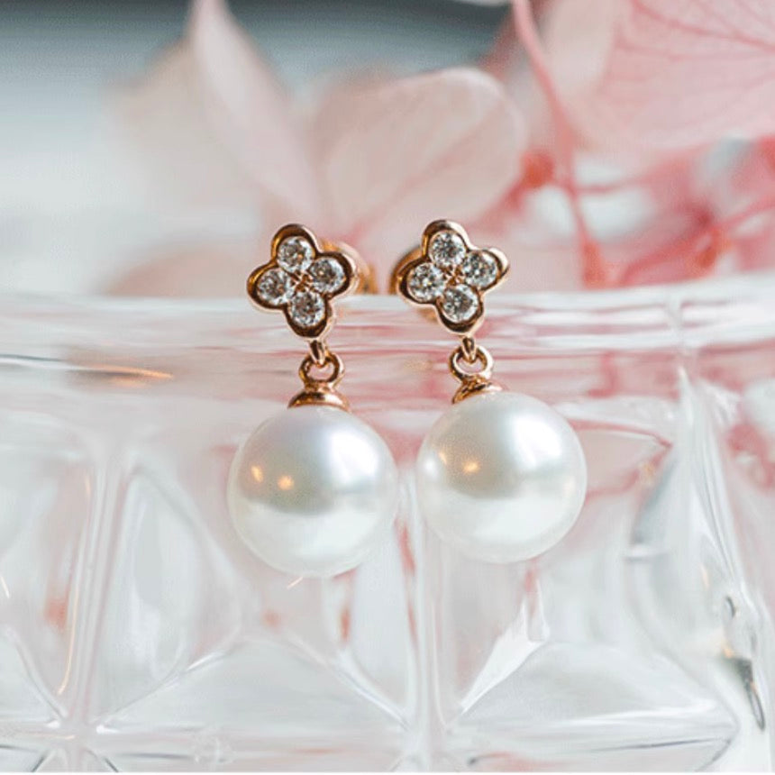 K18PG ホワイトパール ピンクゴールド 18K 白蝶真珠 ダイヤモンド ダイヤ PG K18 ピアス スタッドピアス クローバー 四ツ葉 四つ葉 揺れる