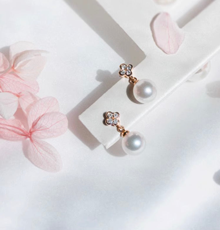 K18PG ホワイトパール ピンクゴールド 18K 白蝶真珠 ダイヤモンド ダイヤ PG K18 ピアス スタッドピアス クローバー 四ツ葉 四つ葉 揺れる