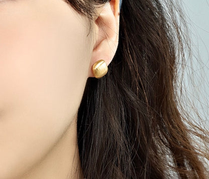 K18YG ピアス スタッドピアス 18K 18金 中空ピアス YG K18 ヘアライン加工 やすり加工 艶消し ヘアライン つや消し 四角形 スクエア 正方形 WG