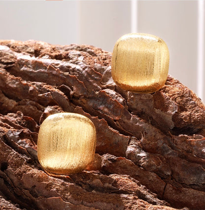 K18YG ピアス スタッドピアス 18K 18金 中空ピアス YG K18 ヘアライン加工 やすり加工 艶消し ヘアライン つや消し 四角形 スクエア 正方形 WG