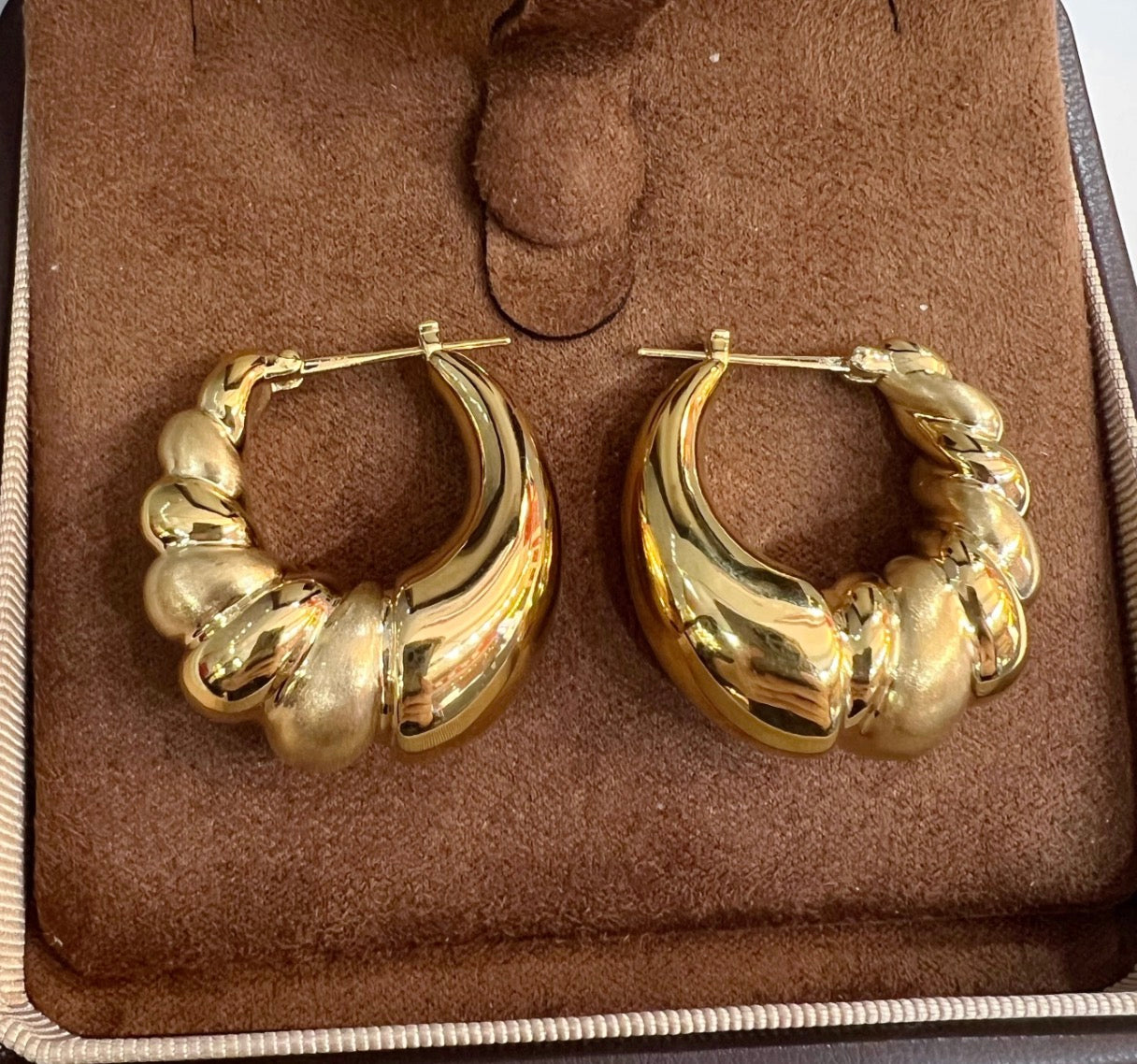 K18YG ピアス リングピアス 18K 中空 YG K18 イエローゴールド 大ぶり ツイスト ロープ ねじり ボリューム ぷっくり 模様 デザインピアス