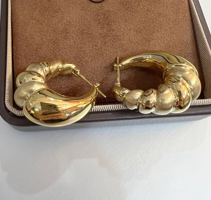 K18YG ピアス リングピアス 18K 中空 YG K18 イエローゴールド 大ぶり ツイスト ロープ ねじり ボリューム ぷっくり 模様 デザインピアス