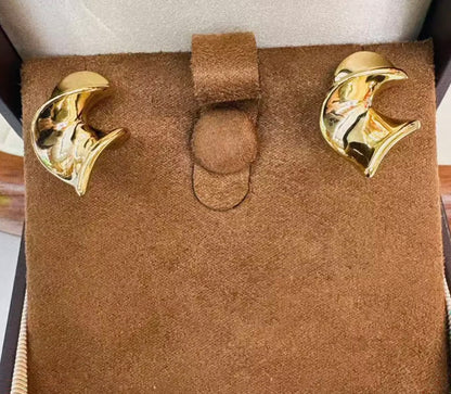 K18YG ピアス スタッドピアス 18K 18金 YG K18 ツイスト イエローゴールド 中空ピアス 中空 デザインピアス 大ぶり 大きめ イタリアン