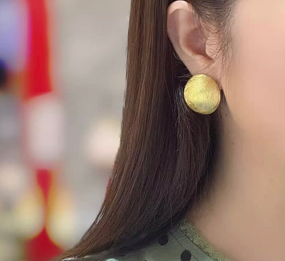 K18YG ピアス スタッドピアス 大ぶり 円形 ラウンド 丸 18K 18金 YG K18 イエローゴールド 中空ピアス 中空 つや消し 艶消し 模様