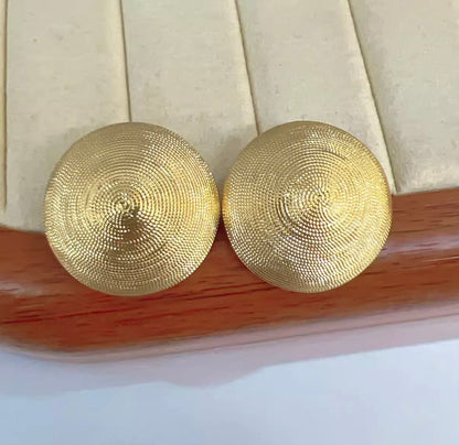 K18YG ピアス スタッドピアス 大ぶり 円形 ラウンド 丸 18K 18金 YG K18 イエローゴールド 中空ピアス 中空 つや消し 艶消し 模様