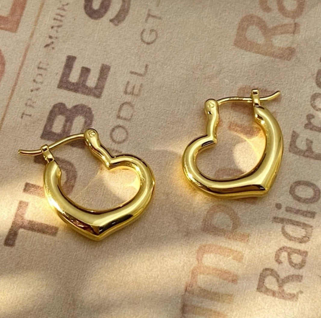 18k gold jewelry earrings heart hollow