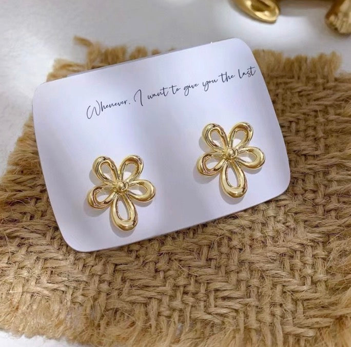 18k gold jewelry hollow floral studs large