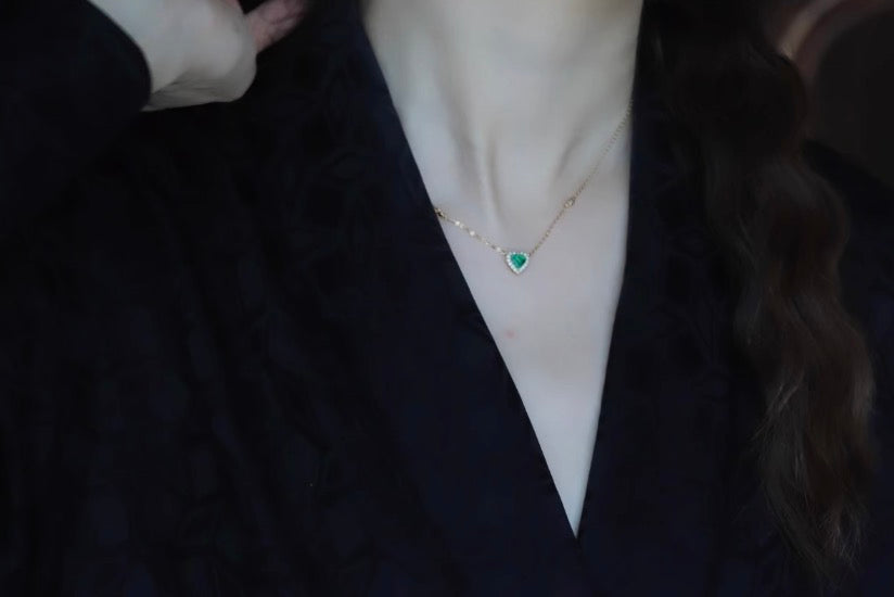 18k yellow gold jewelry emerald heart necklace diamonds