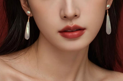 18k yellow gold akoya pearl earrings teardrop dangling