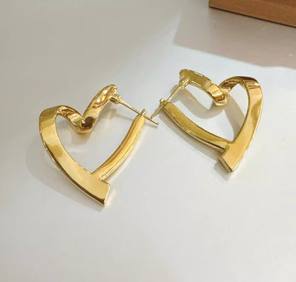 K18YG ピアス フープピアス ハート ツイスト 中空 18k YG 大ぶり 大きい ハートピアス イエローゴールド 中空ピアス